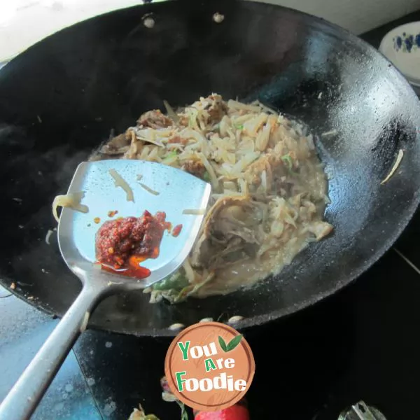 Boiled fish with shredded radish