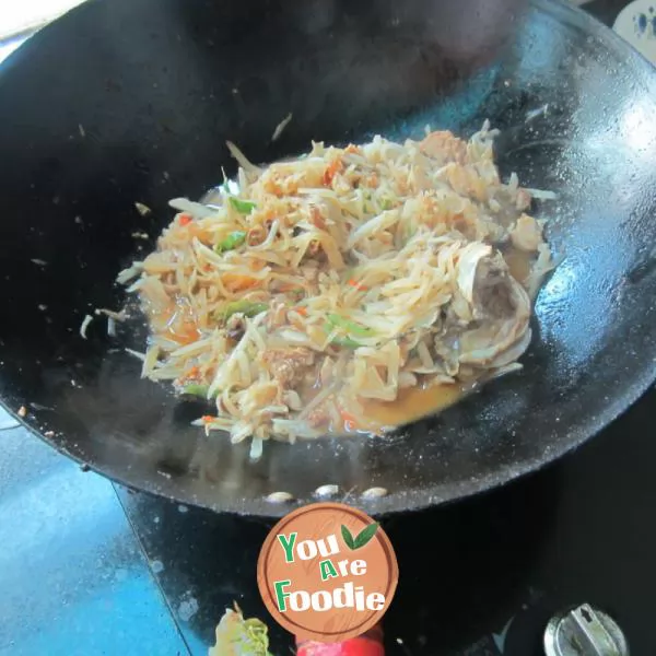 Boiled fish with shredded radish