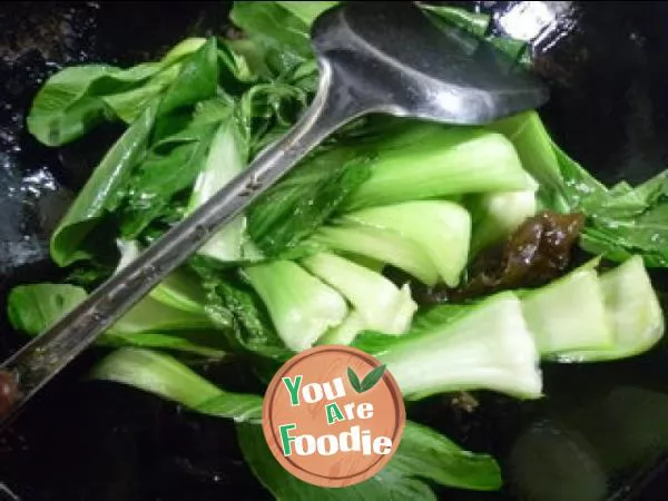 Fried green vegetables with black fungus and big oil