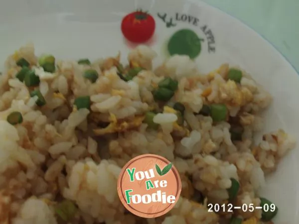 Simple fried rice with egg