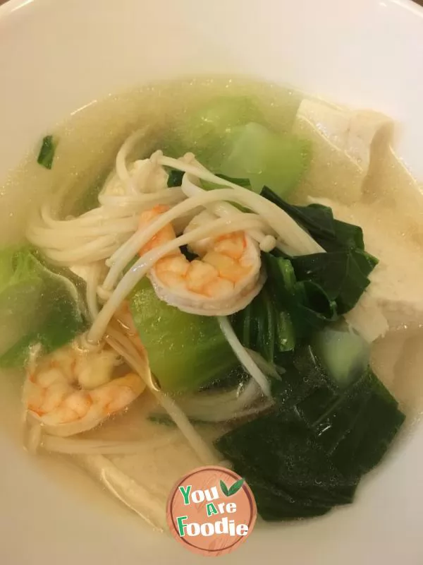 Golden needle shrimp soup