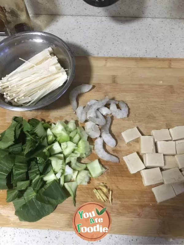 Golden needle shrimp soup