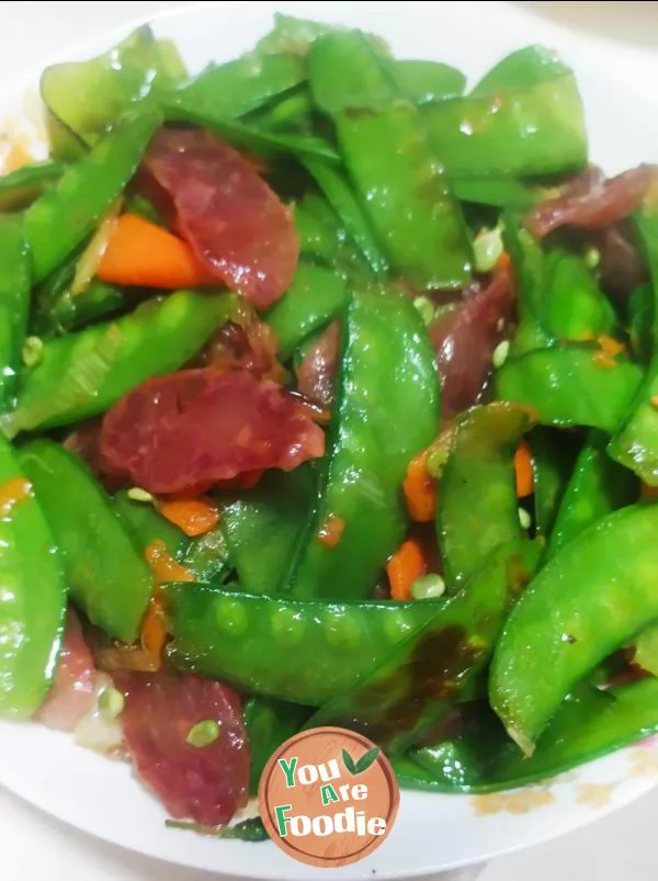 Sauteed-snow-beans-with-sausage