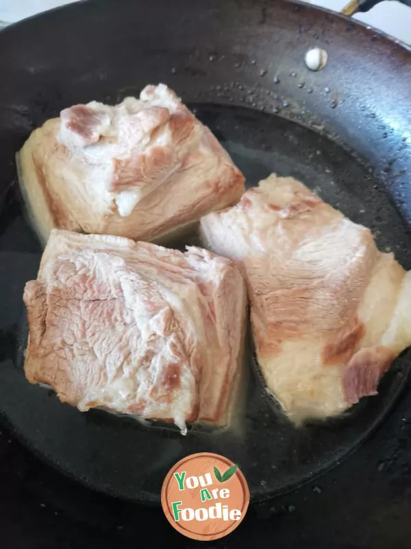 Stir fried cabbage with double cooked pork