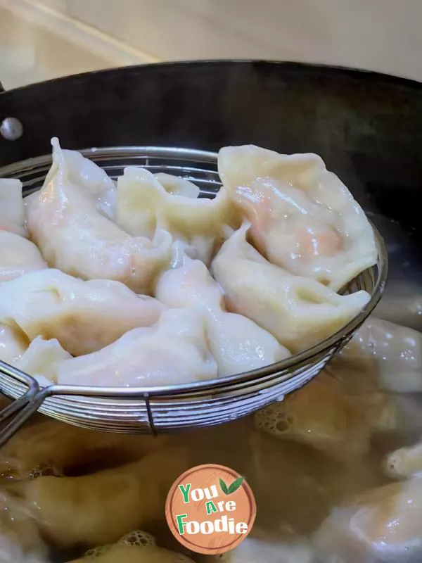 Fresh shrimp and vegetable dumplings