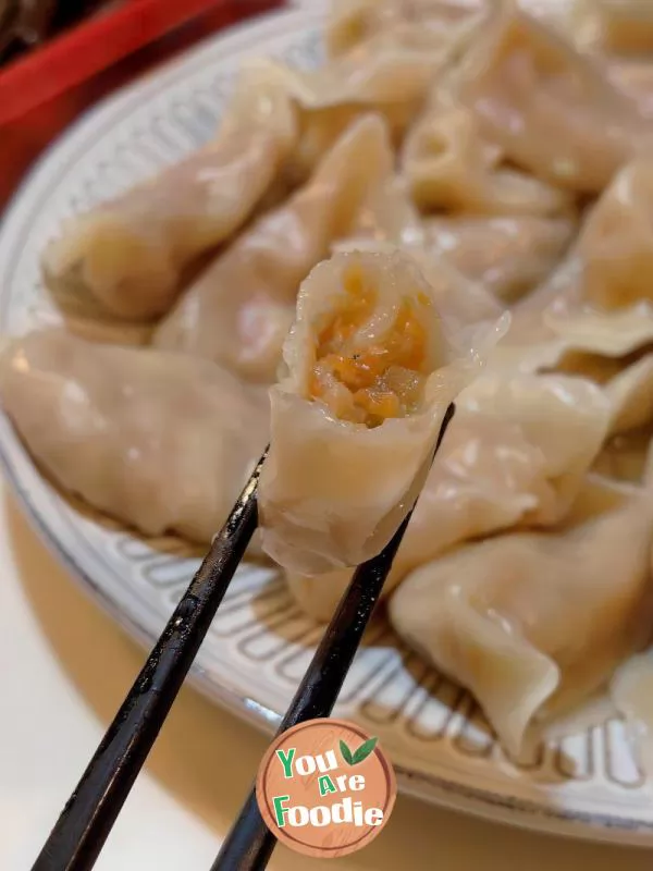 Fresh shrimp and vegetable dumplings