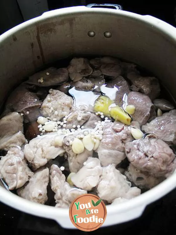 Moistening dryness and Supplementing Qi - Chuanbei almond and pig lung soup