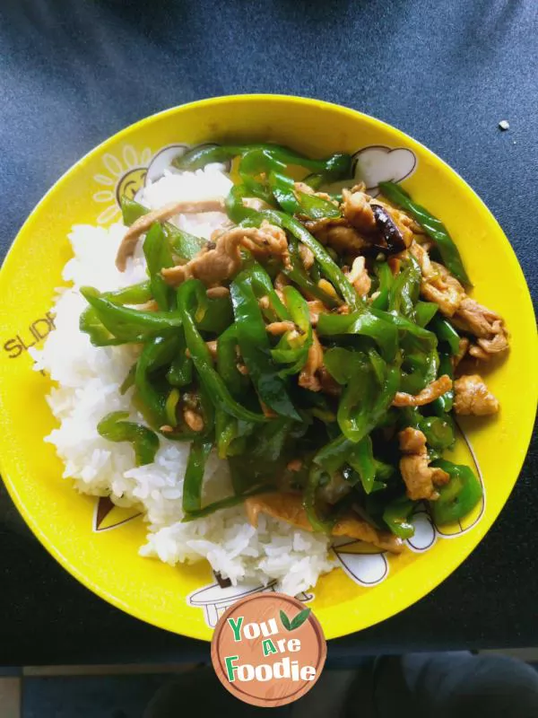 Shredded chicken with green pepper