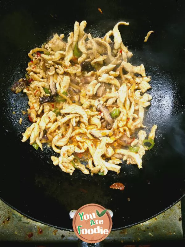 Shredded chicken with green pepper