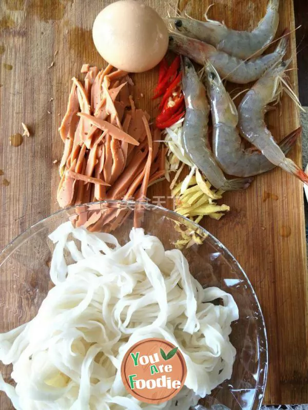 Stir fried rice noodles with shrimp