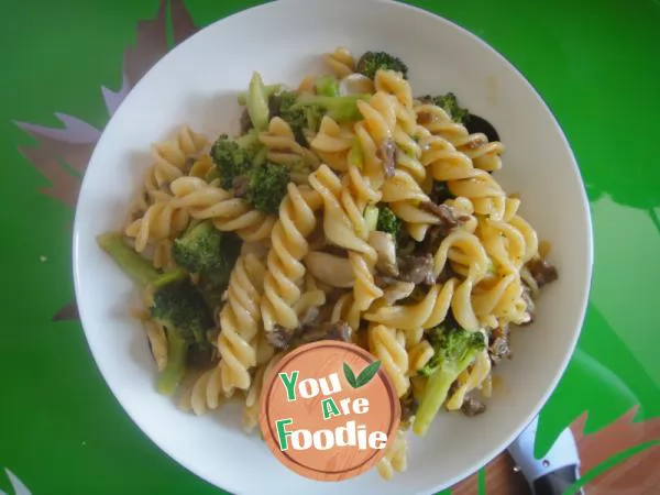 Broccoli-pork-spaghetti