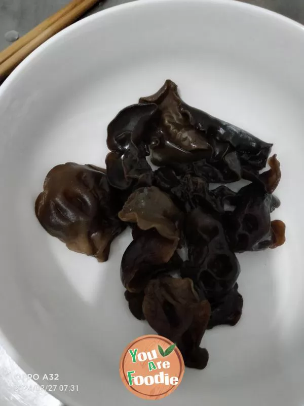 Sauteed Chinese Yam with Black Fungus