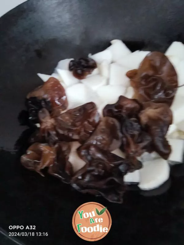 Sauteed Chinese Yam with Black Fungus