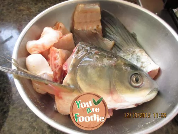 Fish head and tofu soup