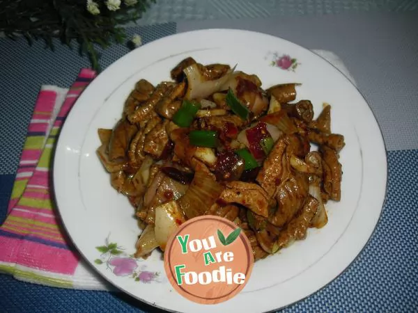 Fried pig intestines with onion