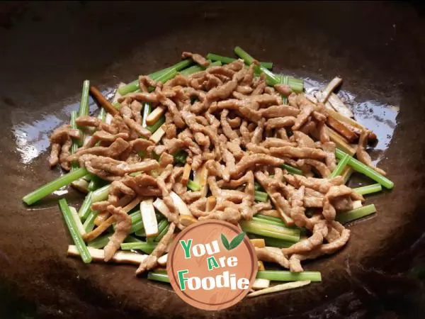 Fried shredded pork with dried celery