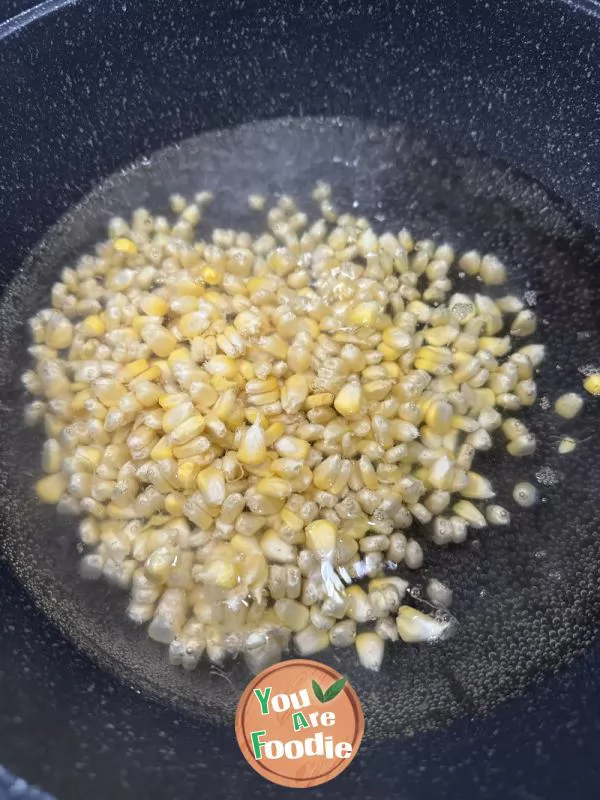 Salt and pepper corn kernels