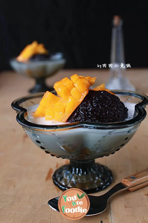 [mango, white snow, black glutinous rice] classic Hong Kong dessert is very sweet