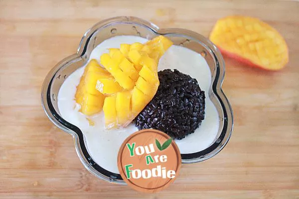 [mango, white snow, black glutinous rice] classic Hong Kong dessert is very sweet