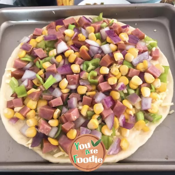 Corn ham pizza