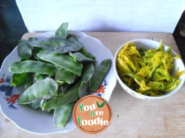 Braised lentils with day lily