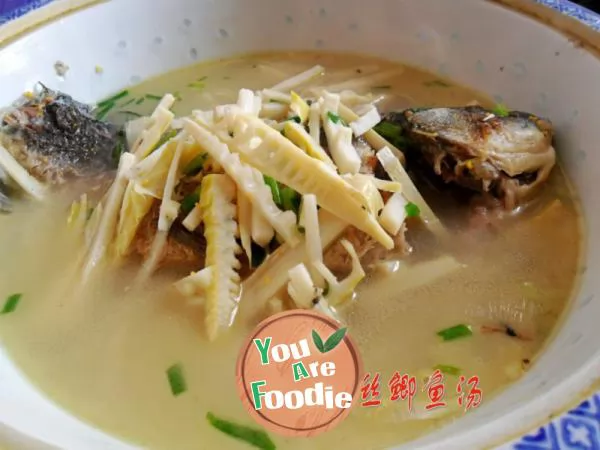 Crucian-carp-soup-with-shredded-bamboo-shoots