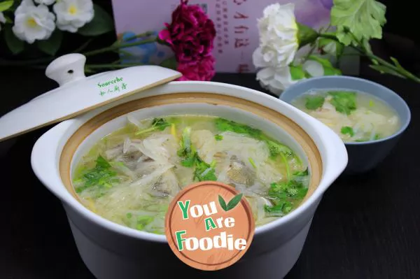 Shredded radish fish soup