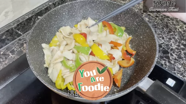 Stir fried Mushroom with Three color Peppers