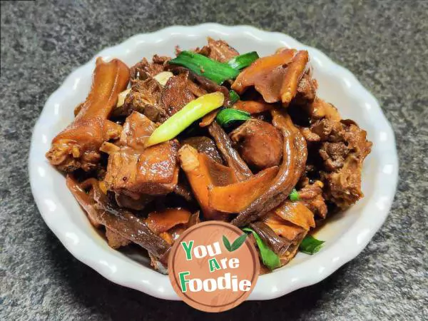 Braised Duck with Deer Antler Mushroom