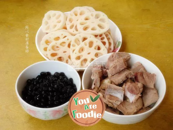 Black bean, lotus root and Spareribs Soup