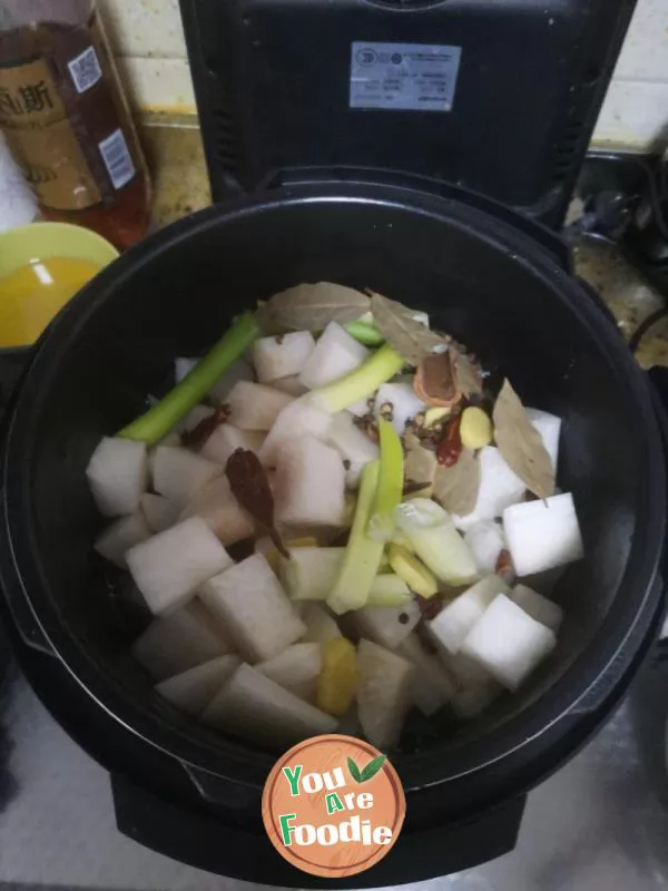 Stewed Pork with White Radish