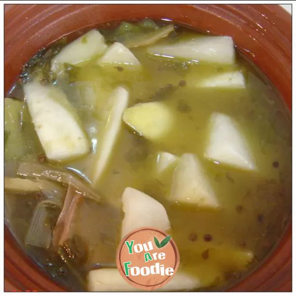 Sour and refreshing appetizer ----- sour radish duck soup hot pot