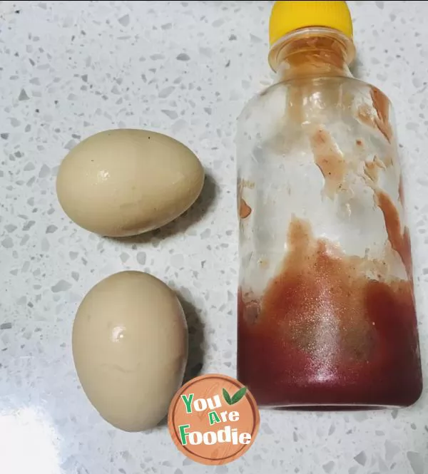 Fried egg with tomato sauce