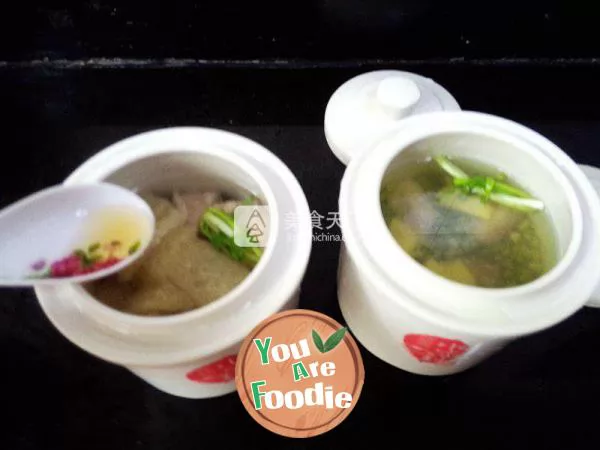 Two cups in one pot - bamboo fungus and spareribs Cup - mung bean and spareribs cup