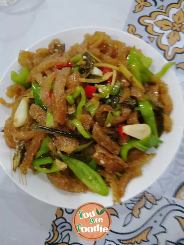 Stir-fried-pork-skin-with-chili-sauce