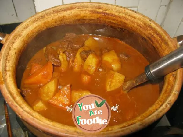 Stewed beef with Hungarian potatoes