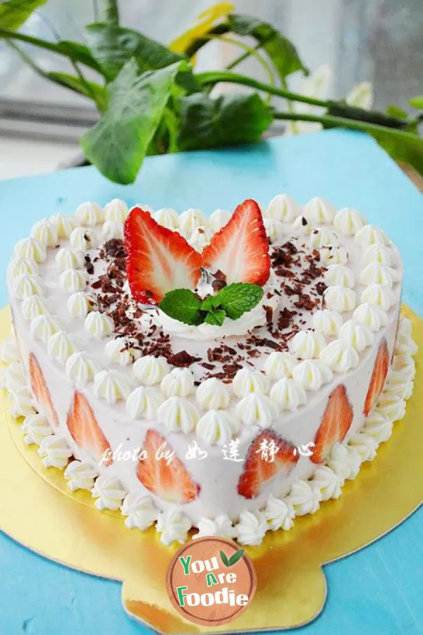 Strawberry-yogurt-Mousse-Cake