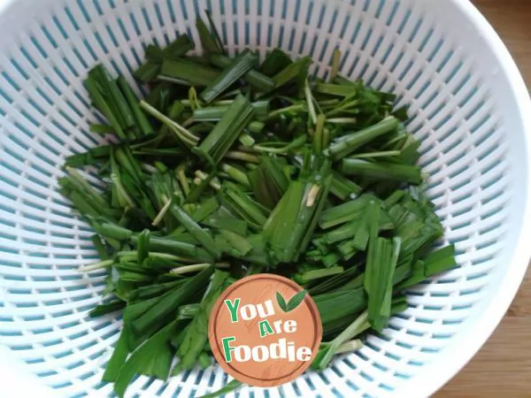 Fried Chinese chives with sea hare (cuttlefish)