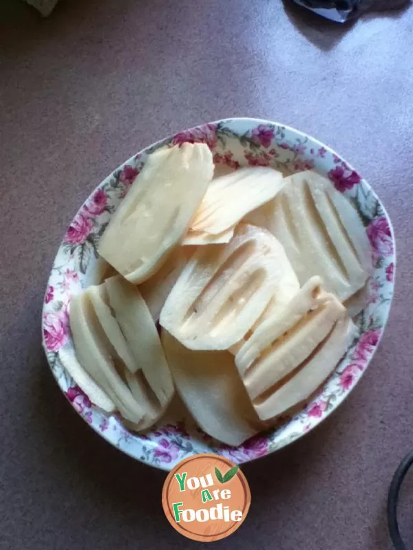 Sweet and sour lotus root slices