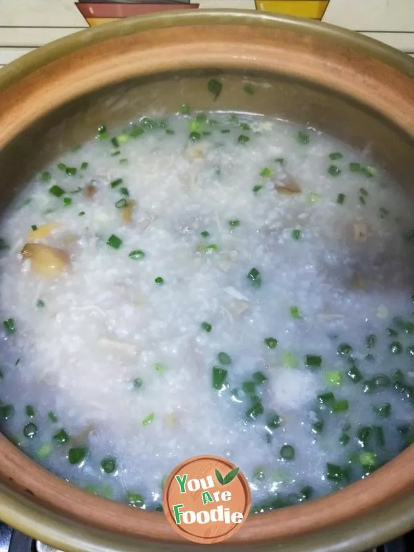 Stewed scallop and chestnut porridge