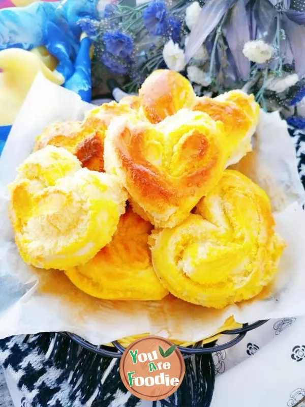 Coconut heart bread