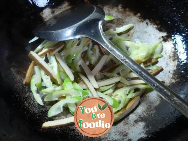 Fried bamboo shoots with dried leeks