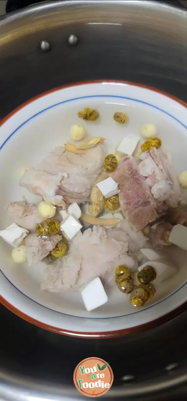 Stewed spareribs with Dendrobium and lotus seeds