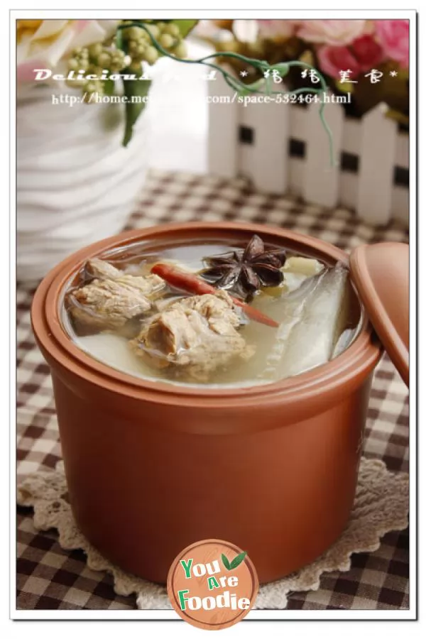 Autumn health preserving Soup for invigorating the spleen and stomach - radish and beef brisket soup