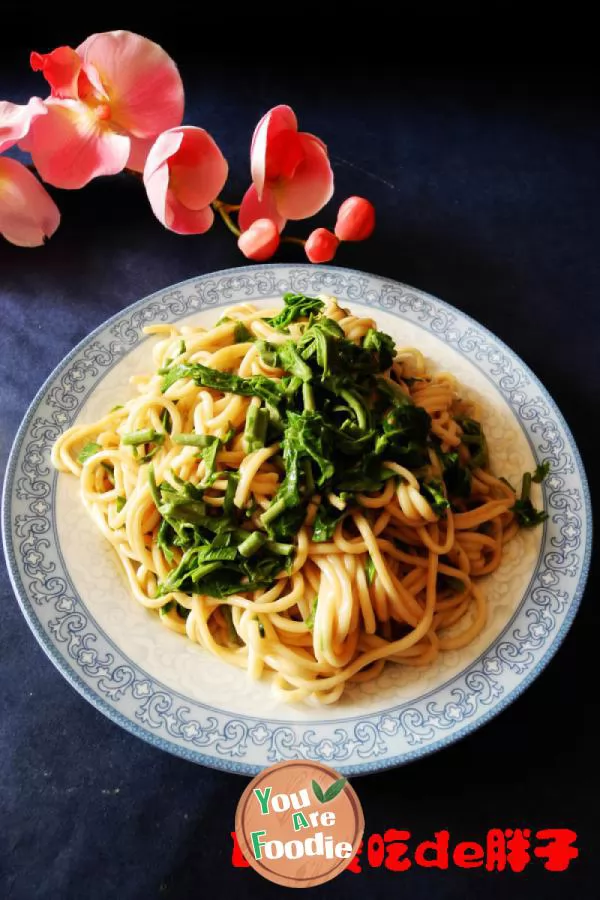 Noodles-with-Chinese-toon-and-sesame-juice