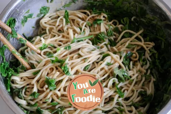 Noodles with Chinese toon and sesame juice