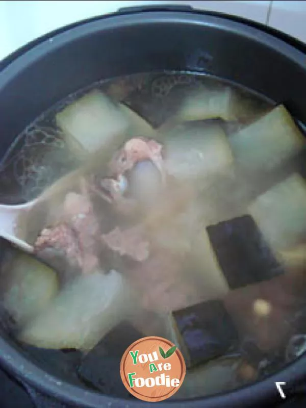 Soybean and white gourd soup