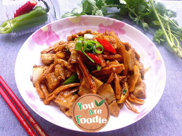 Stir fried pork with radish in Sha Cha sauce