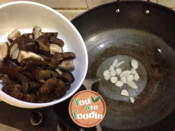 [double mushroom chicken pot] - fragrant dishes