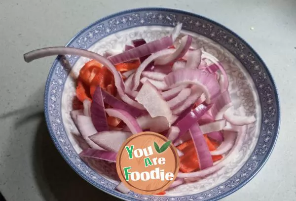 Stir fried meat with onions and chili peppers